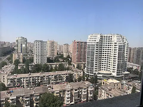 Satılır 4 otaqlı mənzil 178 m² — Bakı 4 otaq 178.00 m²
