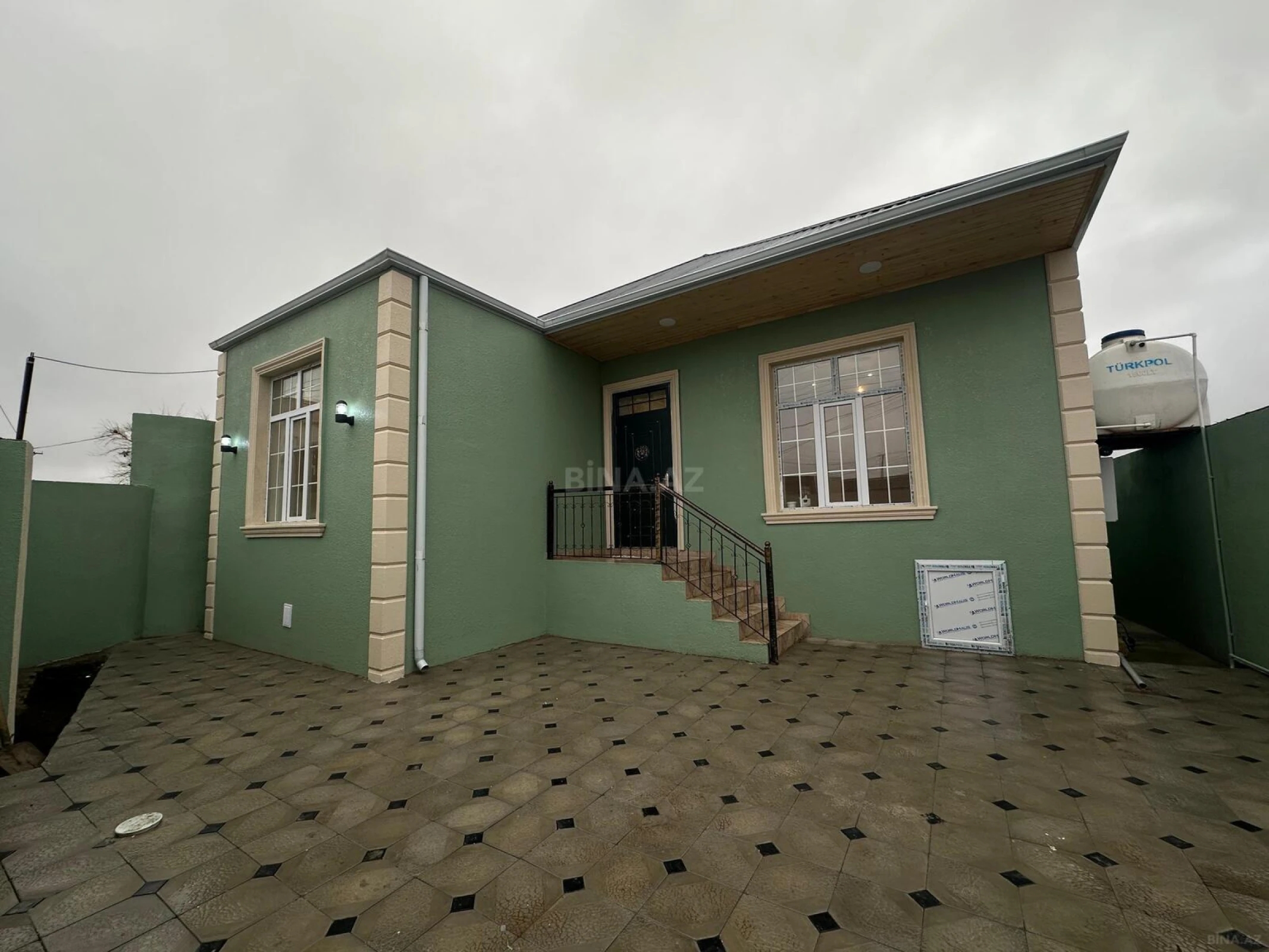 Satılır 4 otaqlı həyət evi 115 m²