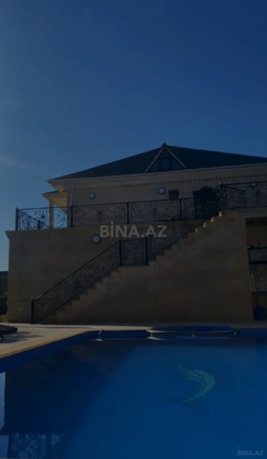 Satılır 5 otaqlı həyət evi 400 m²