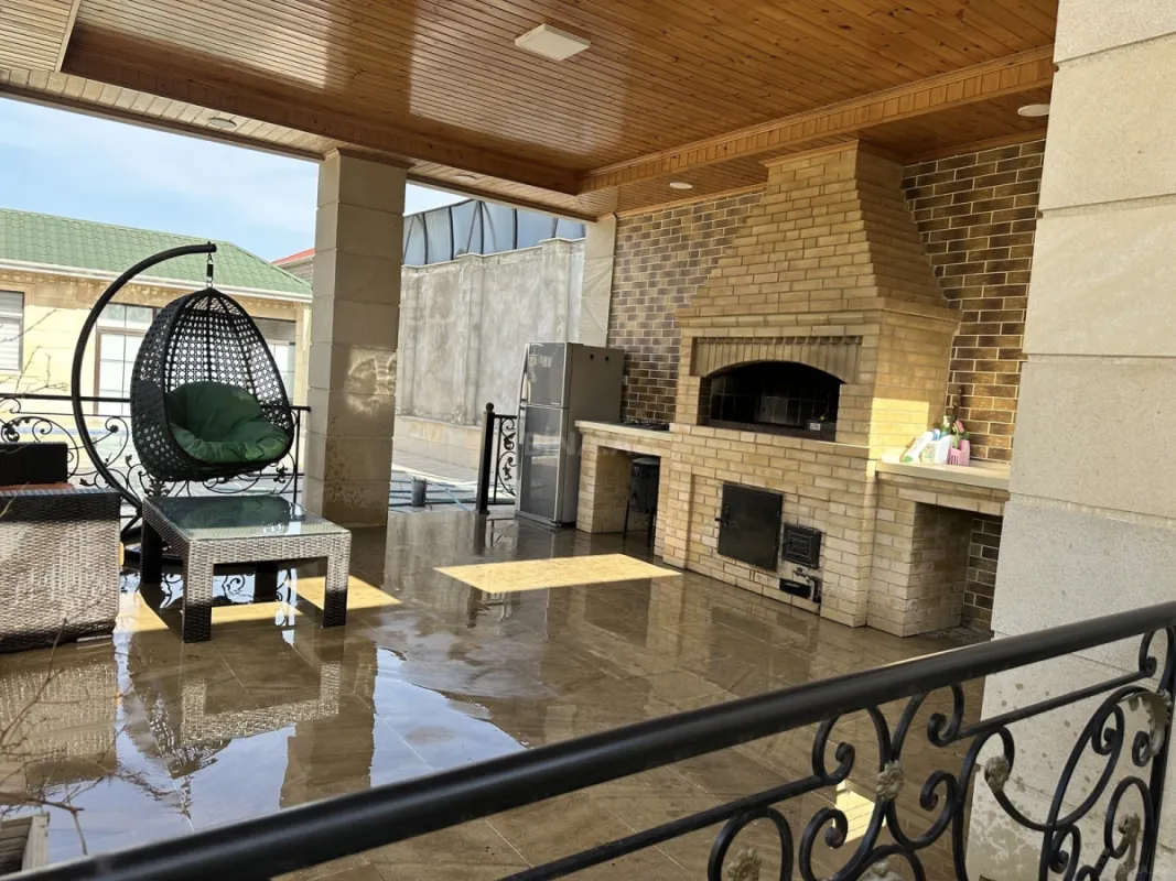 Satılır 5 otaqlı həyət evi 400 m²