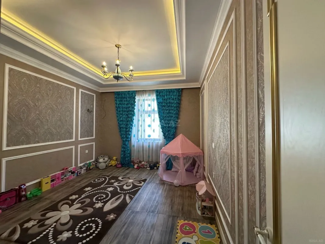 Satılır 5 otaqlı həyət evi 400 m²