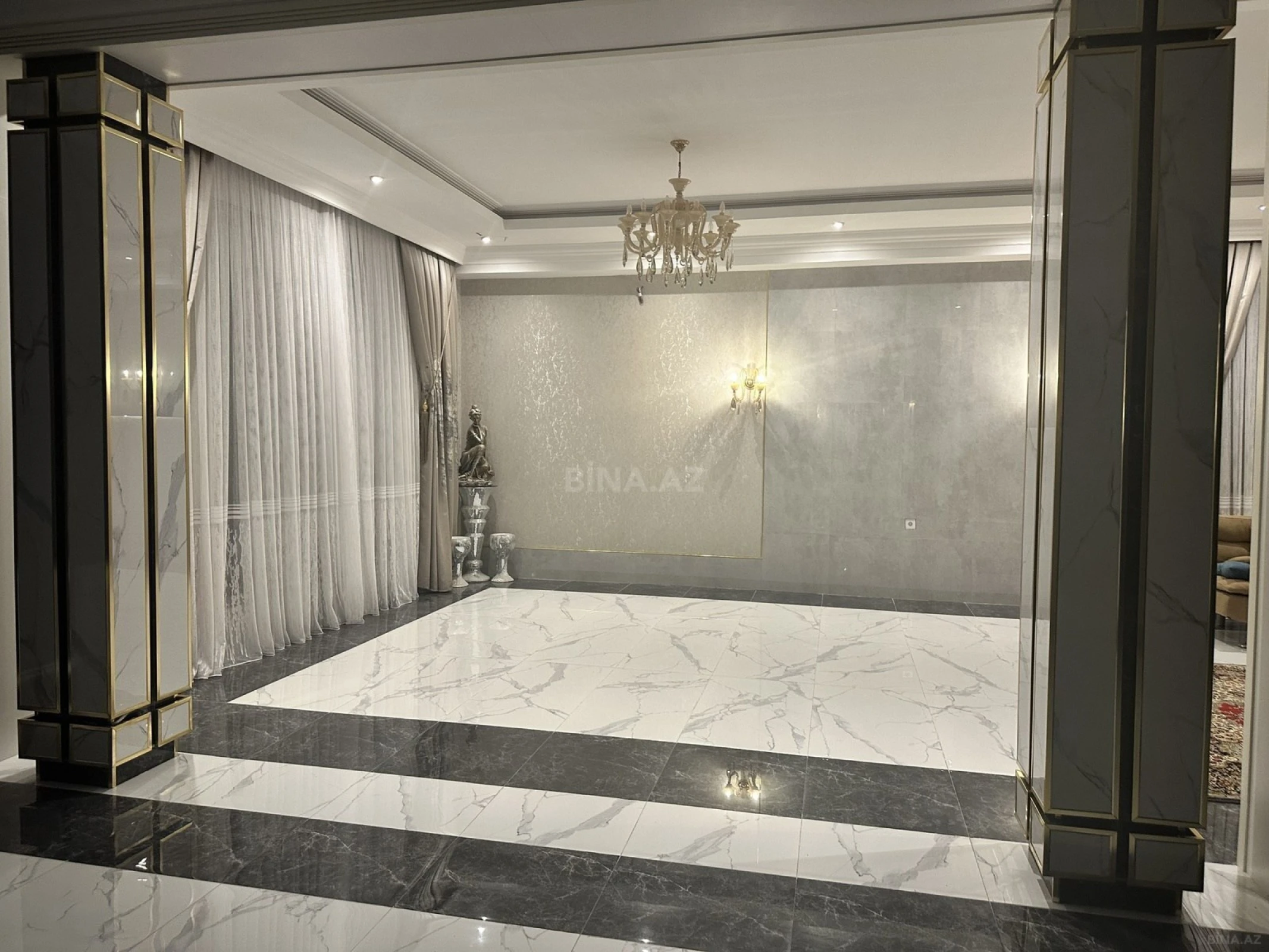 Satılır 5 otaqlı həyət evi 400 m²