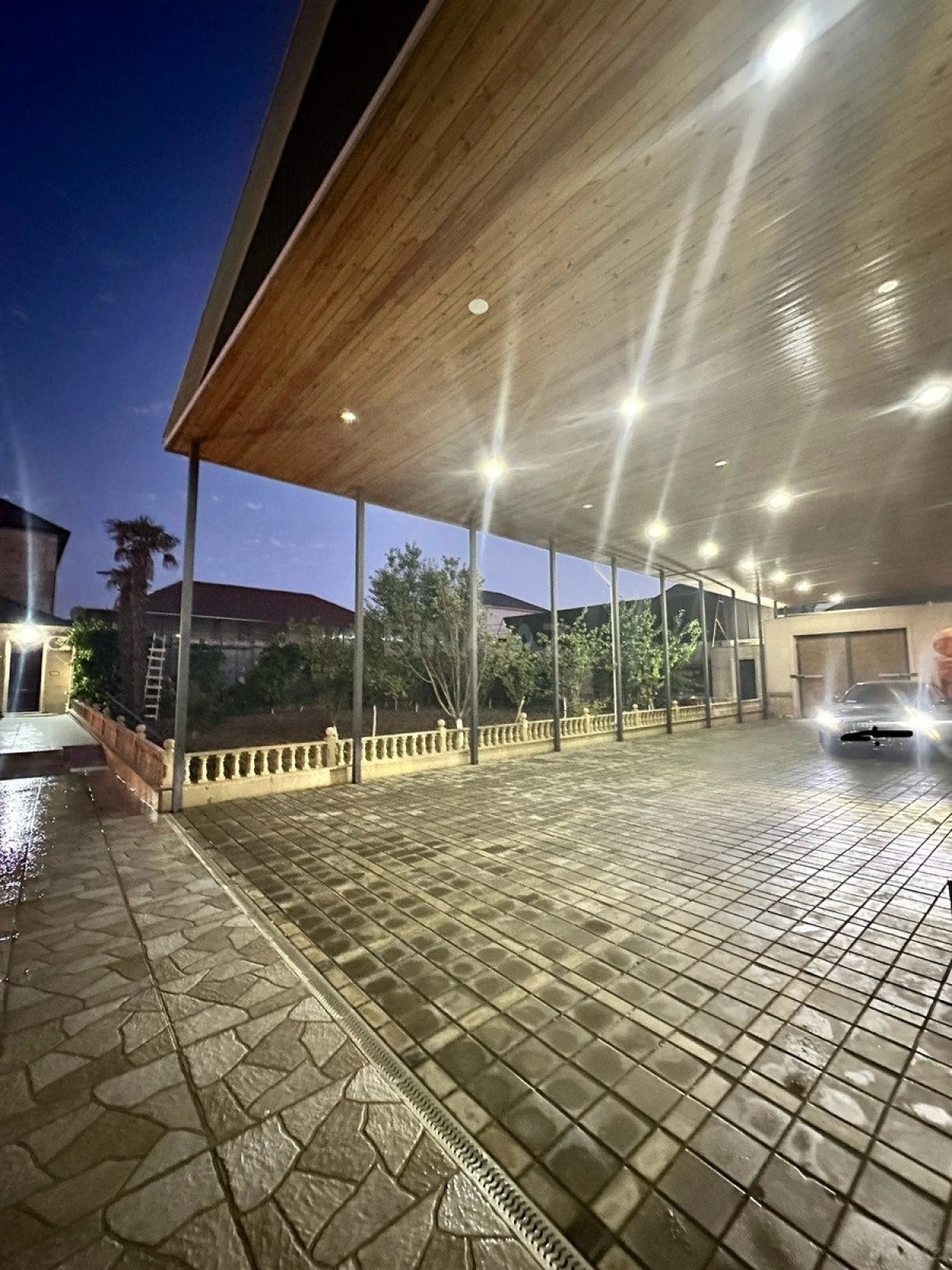 Satılır 5 otaqlı həyət evi 400 m²