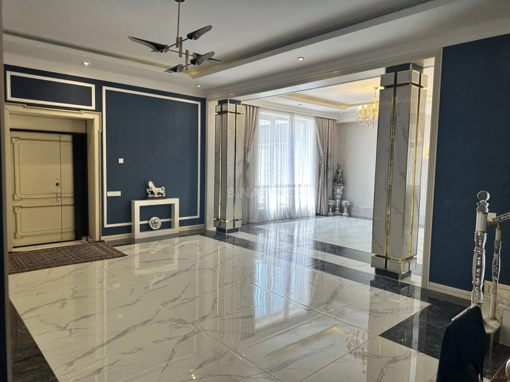 Satılır 5 otaqlı həyət evi 400 m²