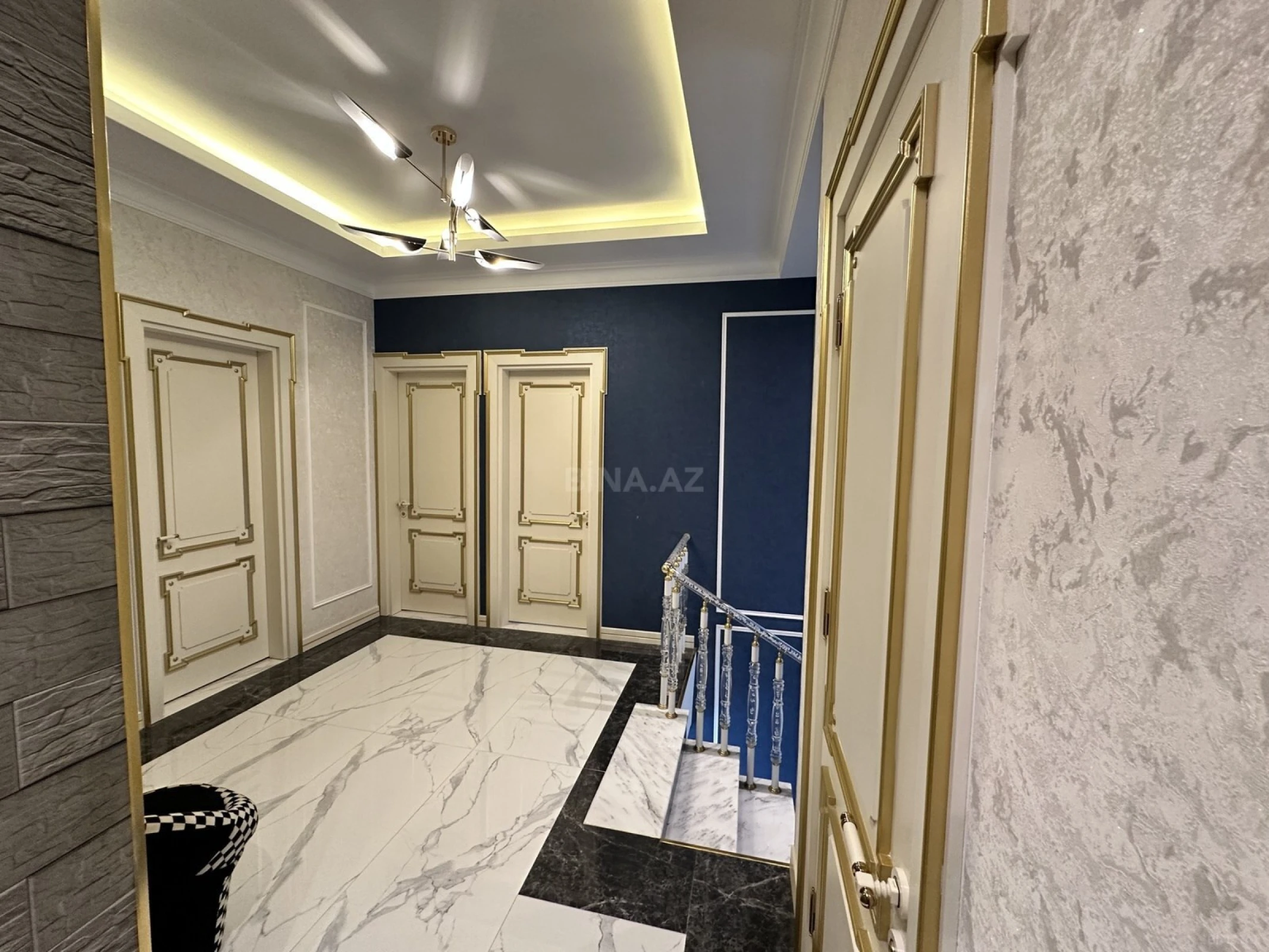 Satılır 5 otaqlı həyət evi 400 m²