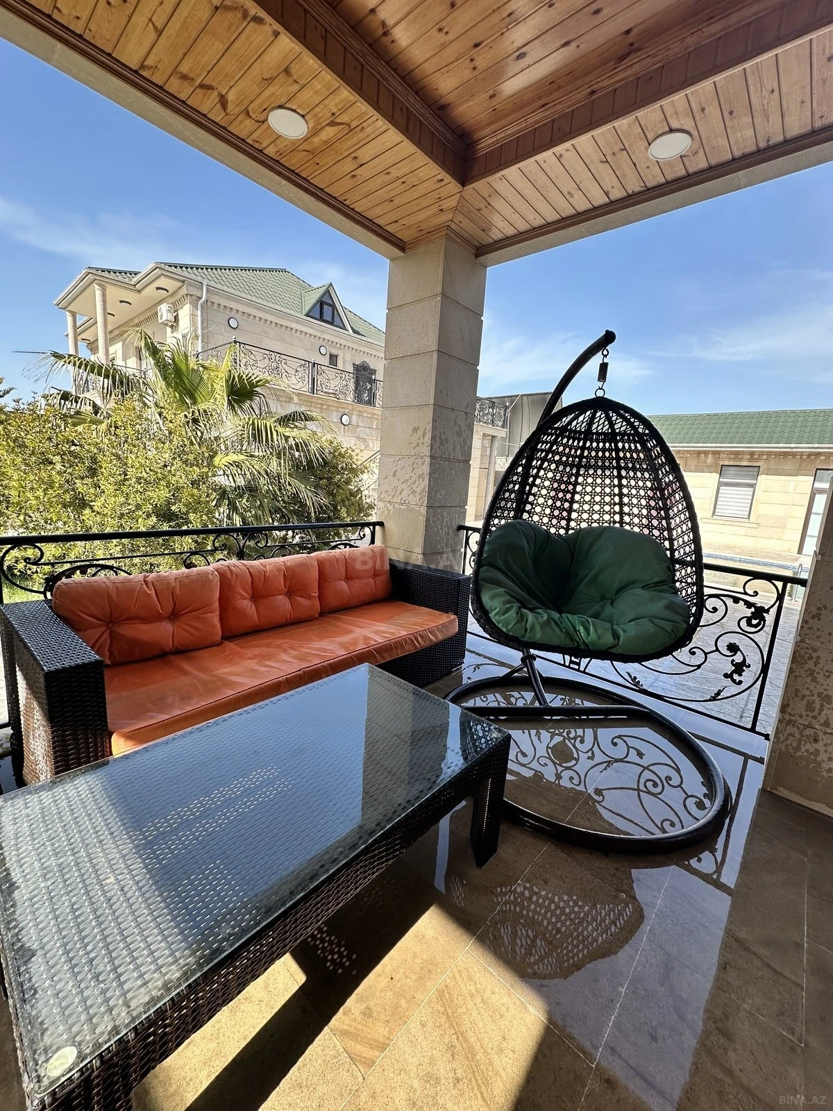 Satılır 5 otaqlı həyət evi 400 m²