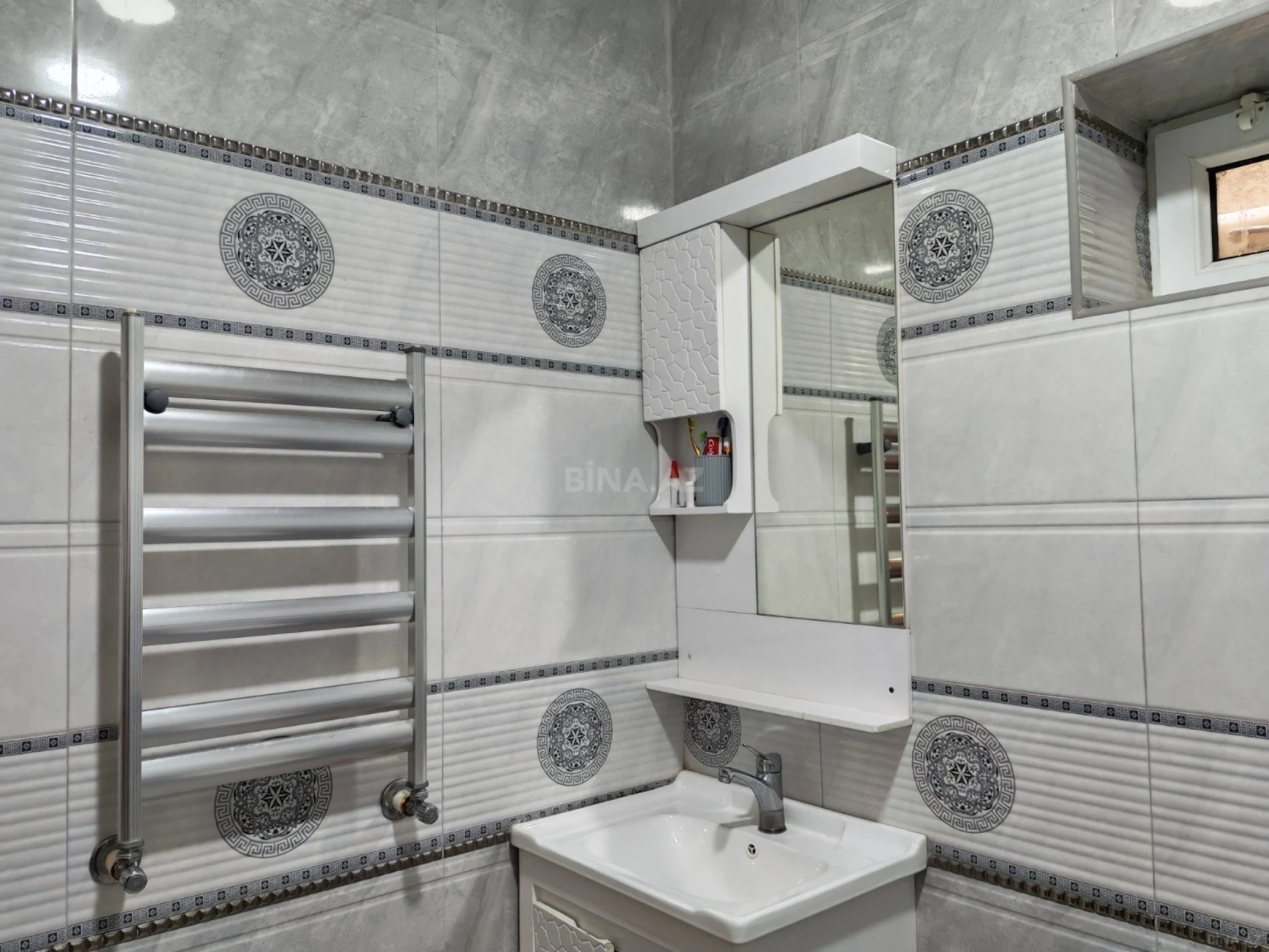 Satılır 4 otaqlı həyət evi 140 m²