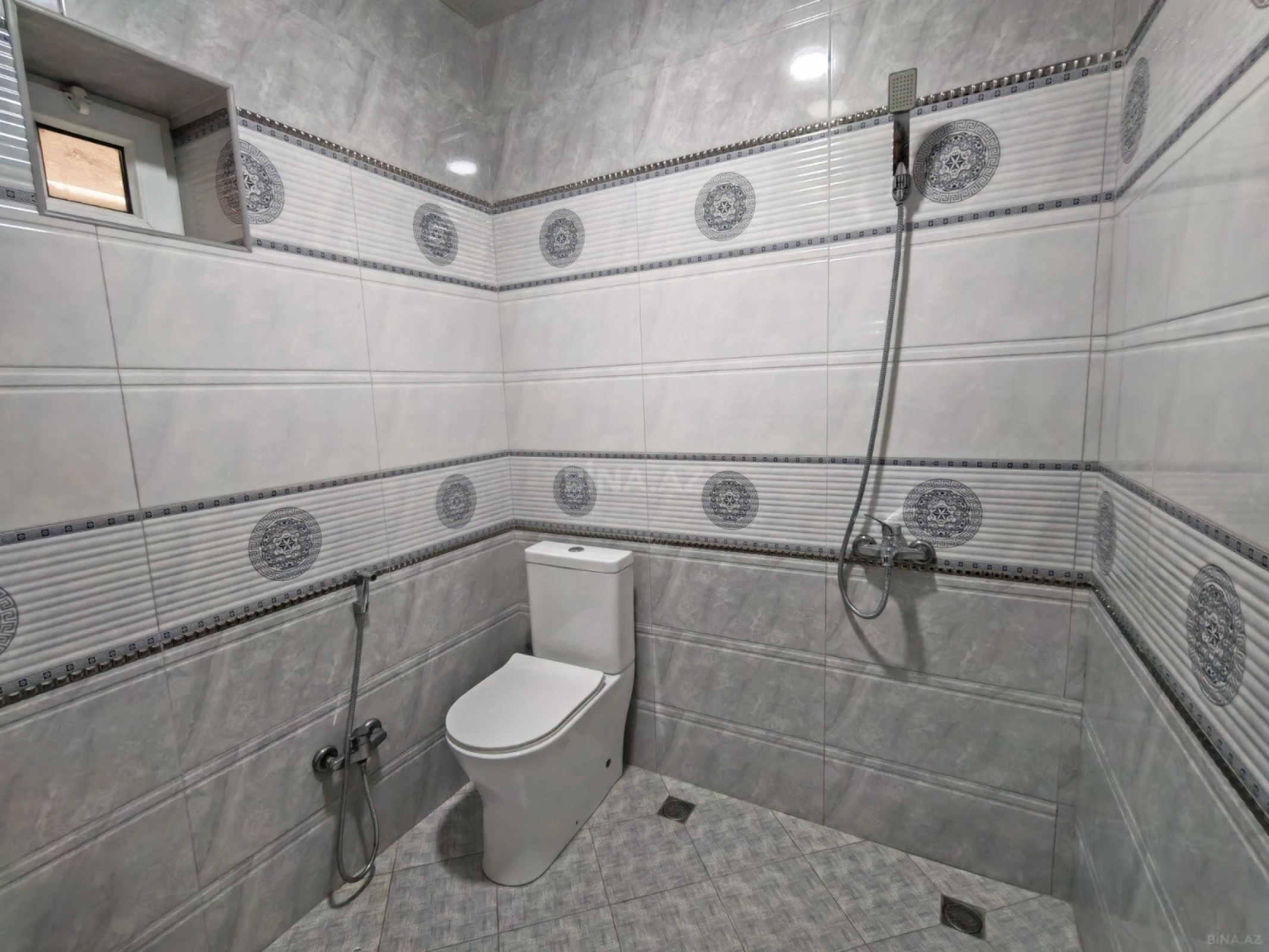 Satılır 4 otaqlı həyət evi 140 m²