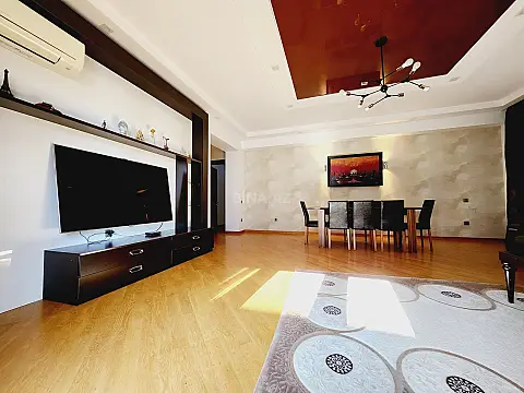 Satılır 3 otaqlı mənzil 128 m²