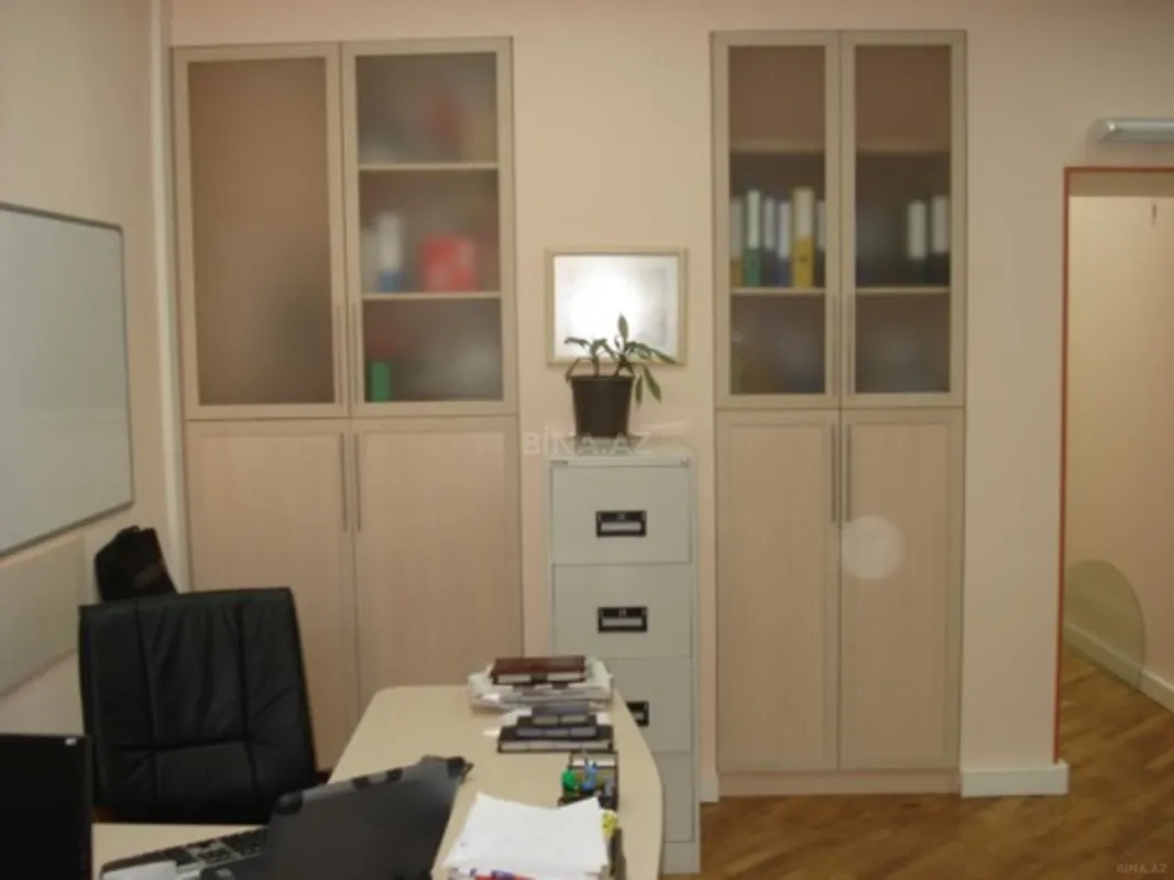 Kirayə verilir 2 otaqlı ofis 50 m²