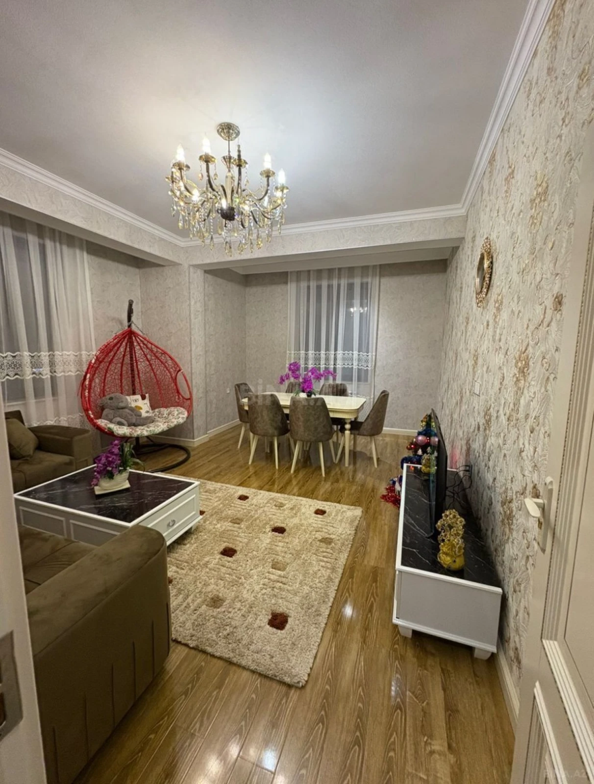 Kirayə verilir 2 otaqlı mənzil 90 m²