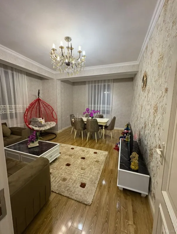 Kirayə verilir 2 otaqlı mənzil 90 m²