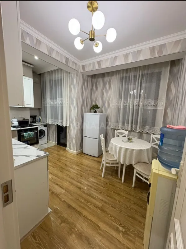 Kirayə verilir 2 otaqlı mənzil 90 m²