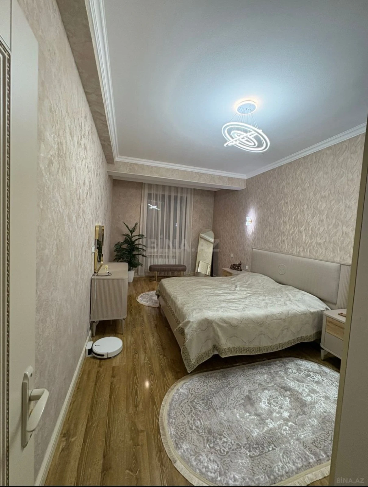 Kirayə verilir 2 otaqlı mənzil 90 m²