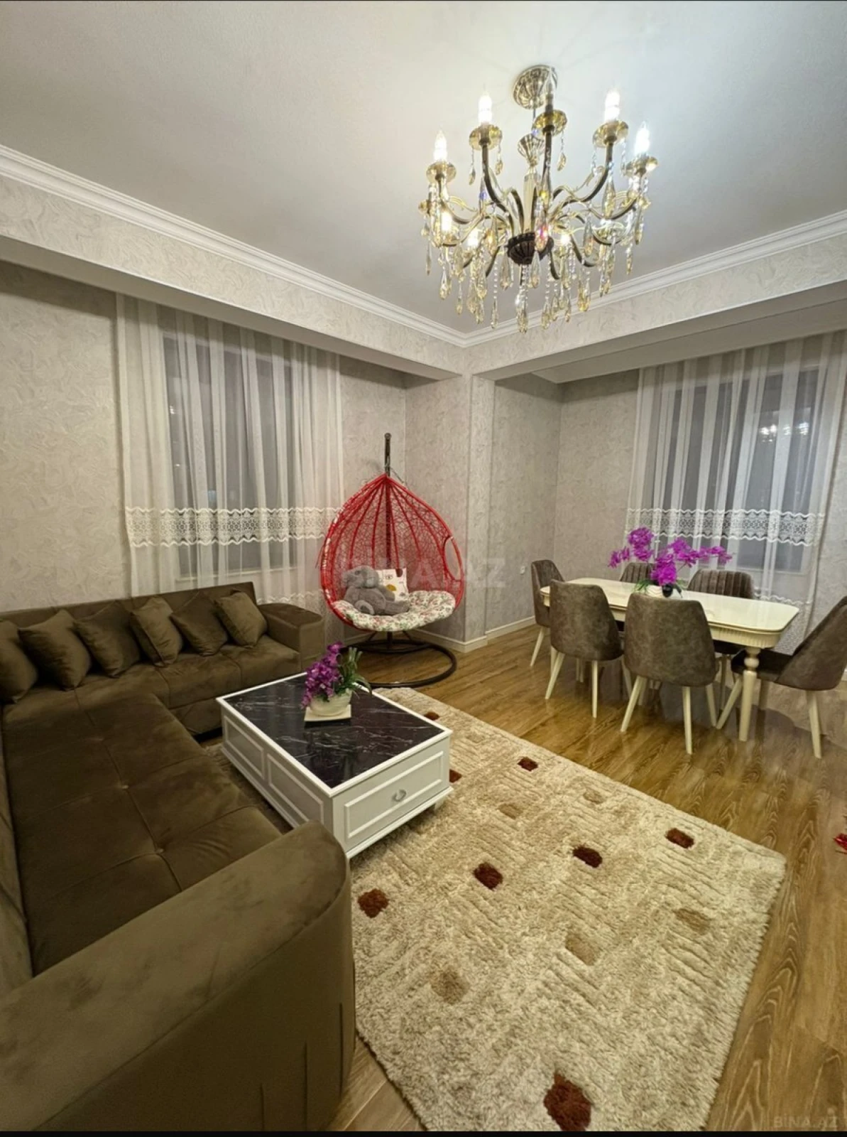Kirayə verilir 2 otaqlı mənzil 90 m²
