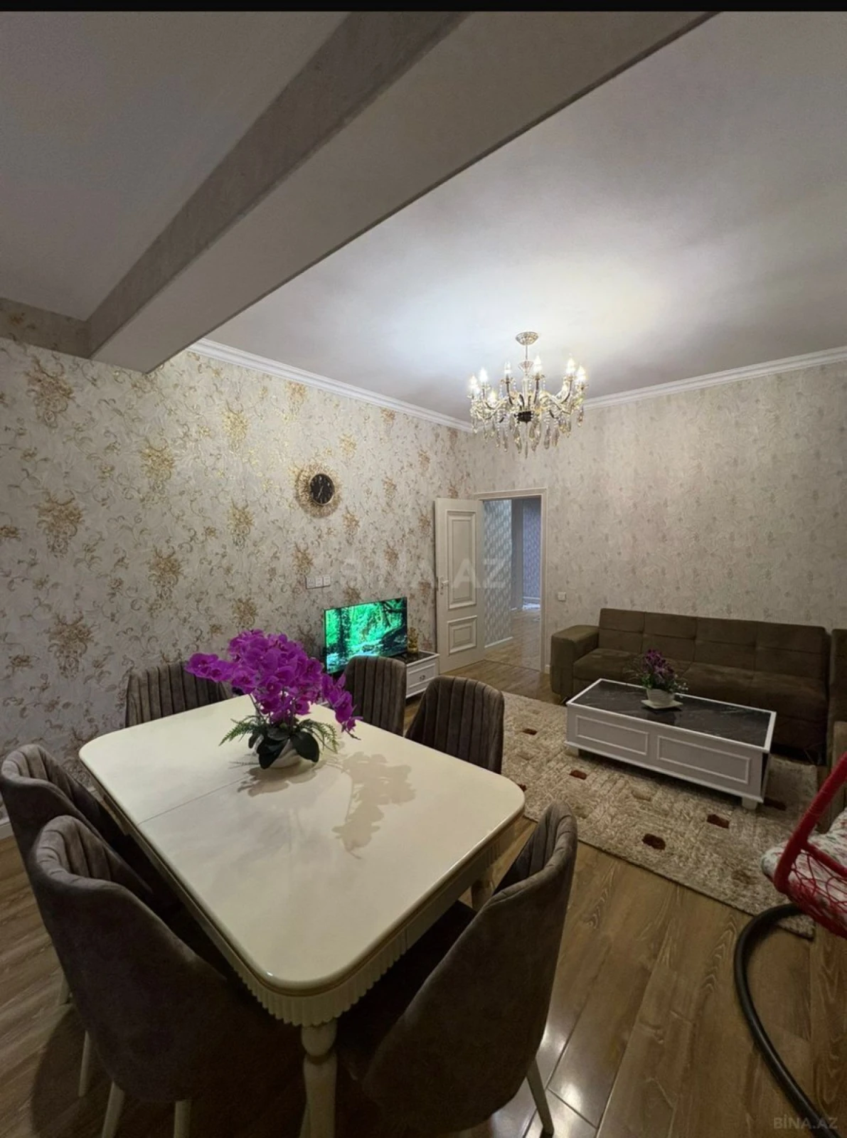 Kirayə verilir 2 otaqlı mənzil 90 m²