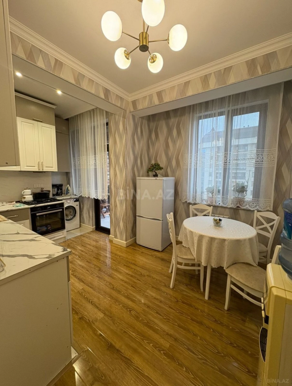 Kirayə verilir 2 otaqlı mənzil 90 m²