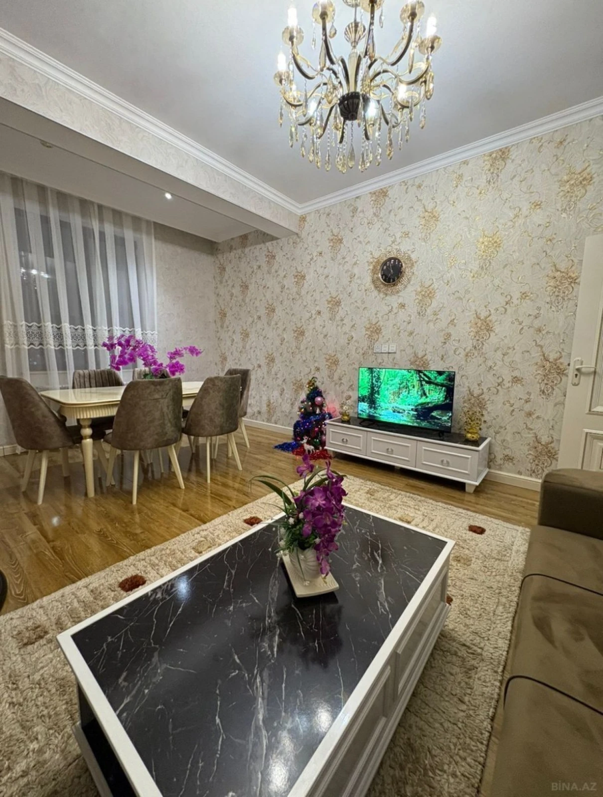 Kirayə verilir 2 otaqlı mənzil 90 m²