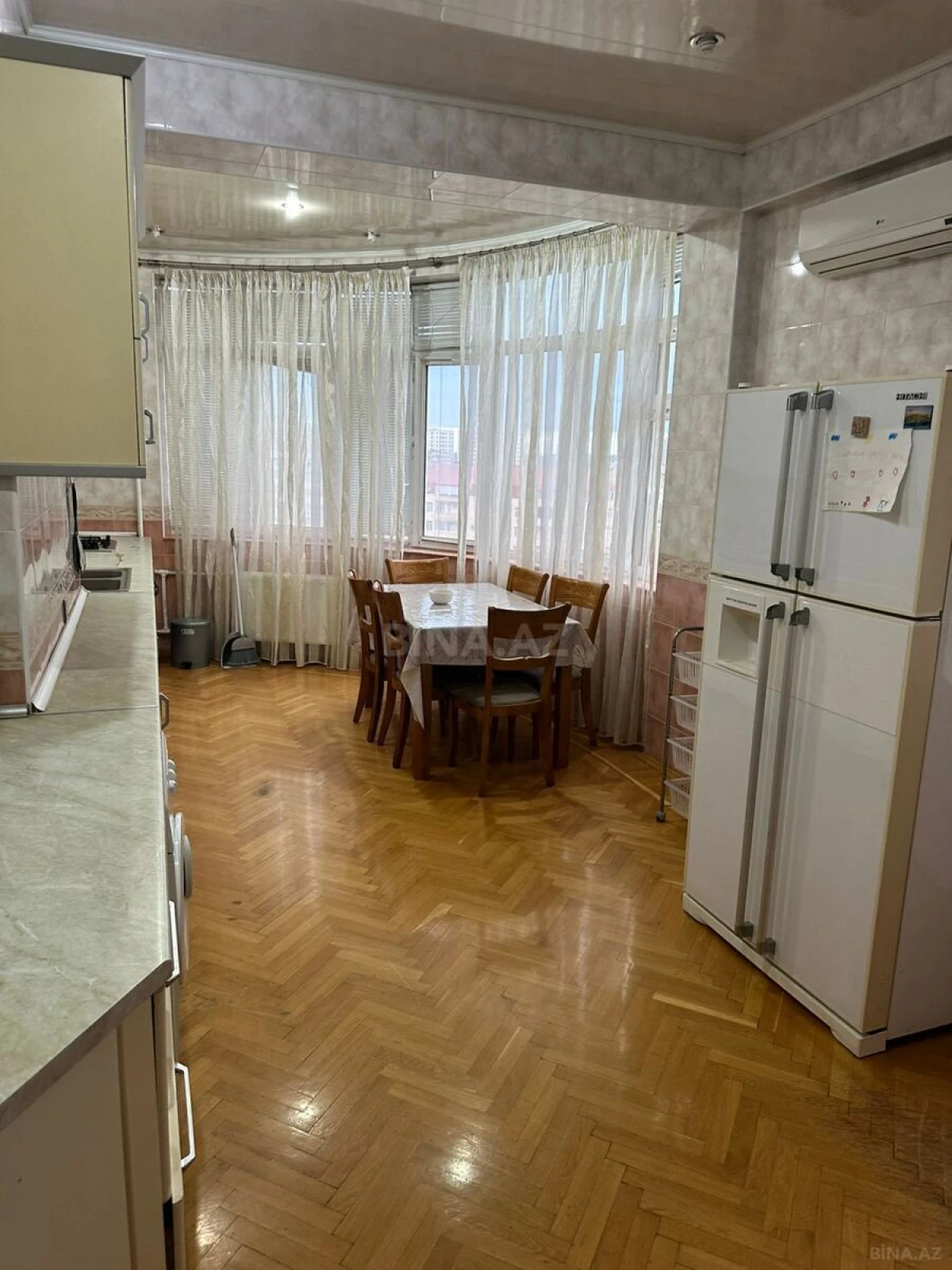Satılır 3 otaqlı mənzil 160 m²
