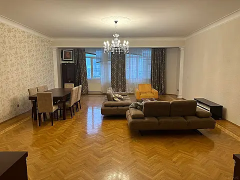 Satılır 3 otaqlı mənzil 160 m²