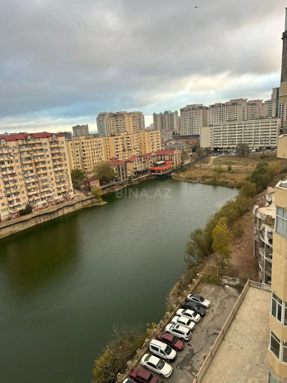 Satılır 3 otaqlı mənzil 160 m²