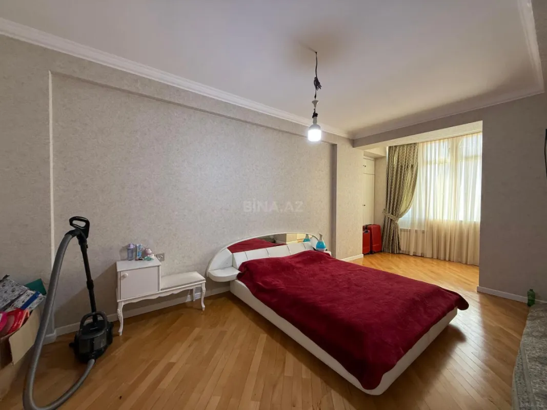 Satılır 3 otaqlı mənzil 150 m²