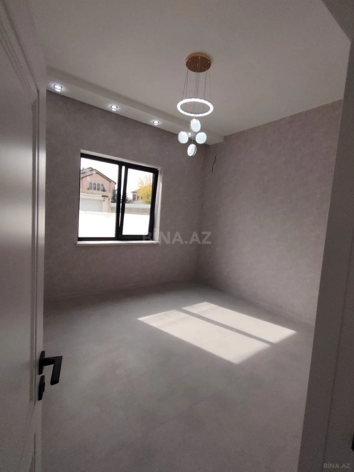 Satılır 4 otaqlı həyət evi 140 m²