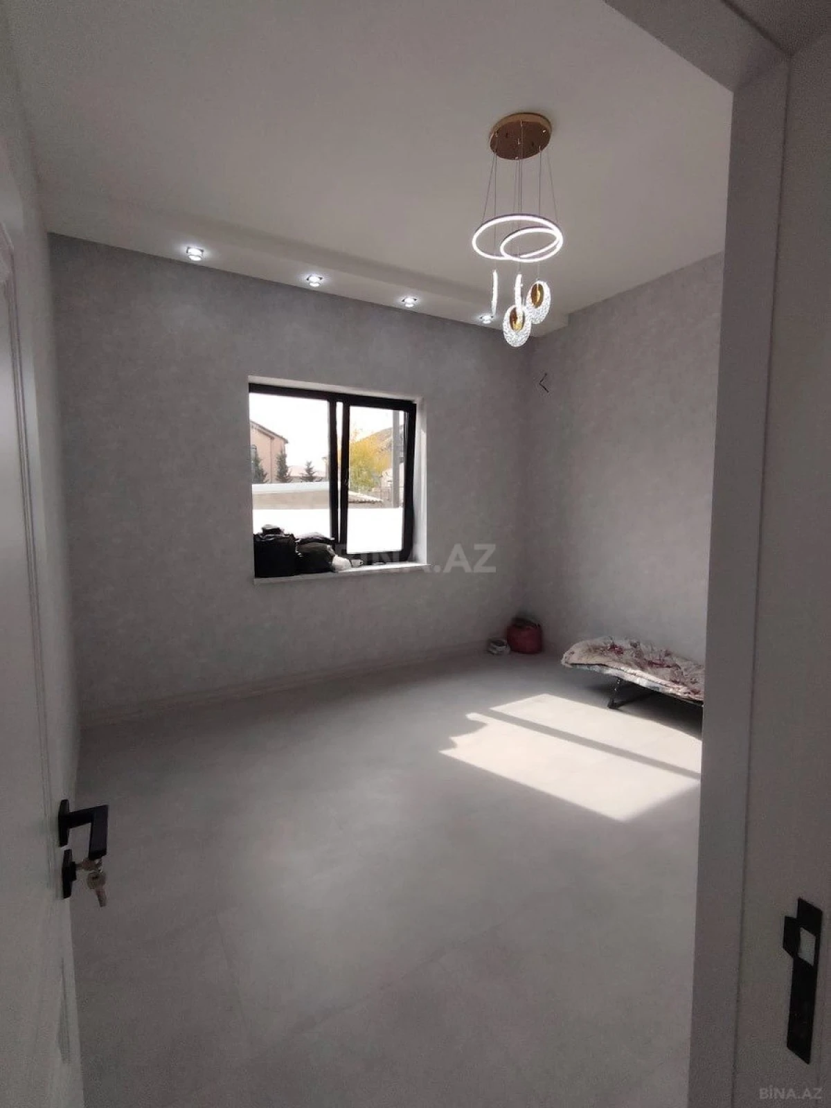 Satılır 4 otaqlı həyət evi 140 m²