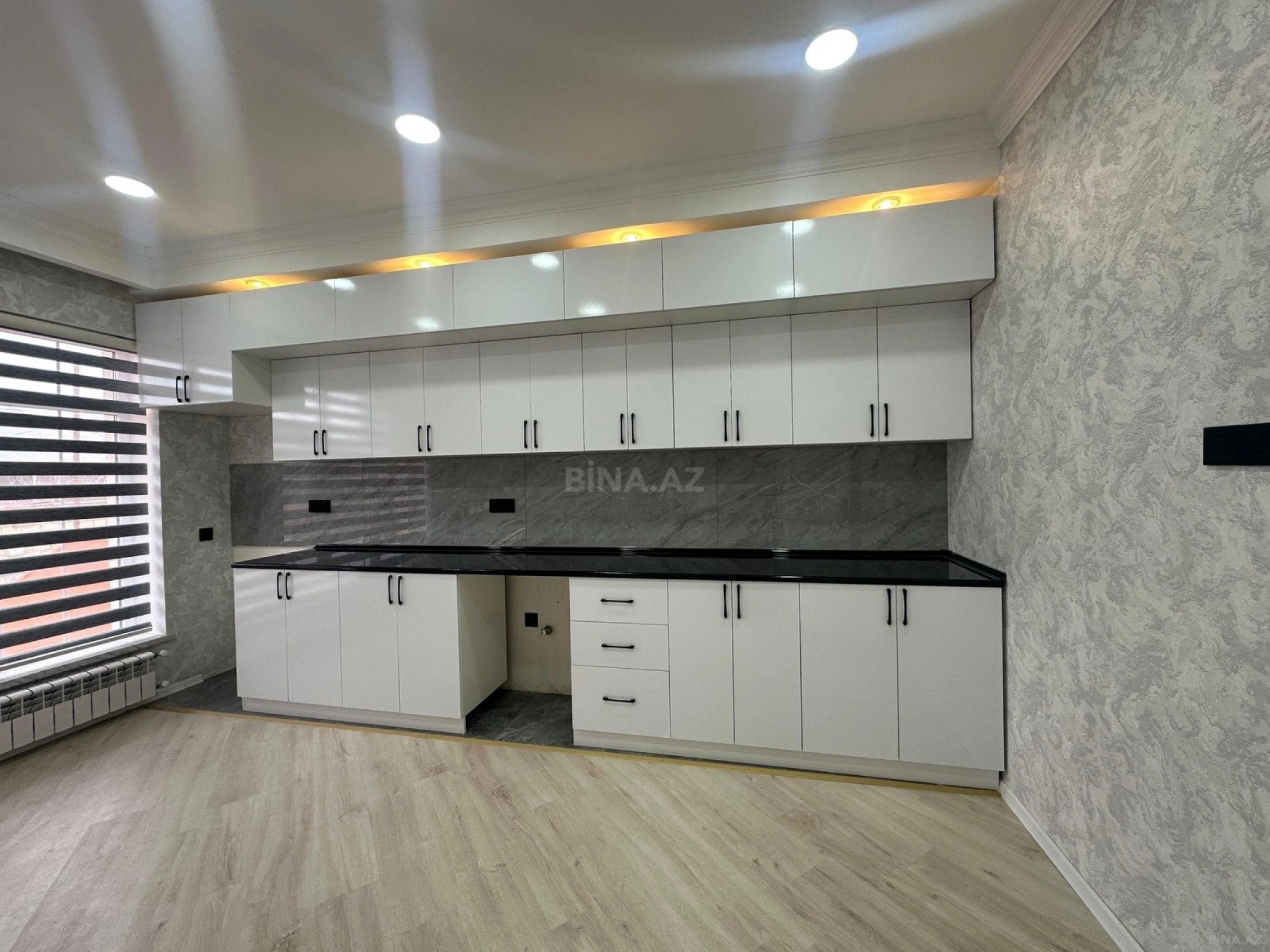 Satılır 4 otaqlı həyət evi 200 m²