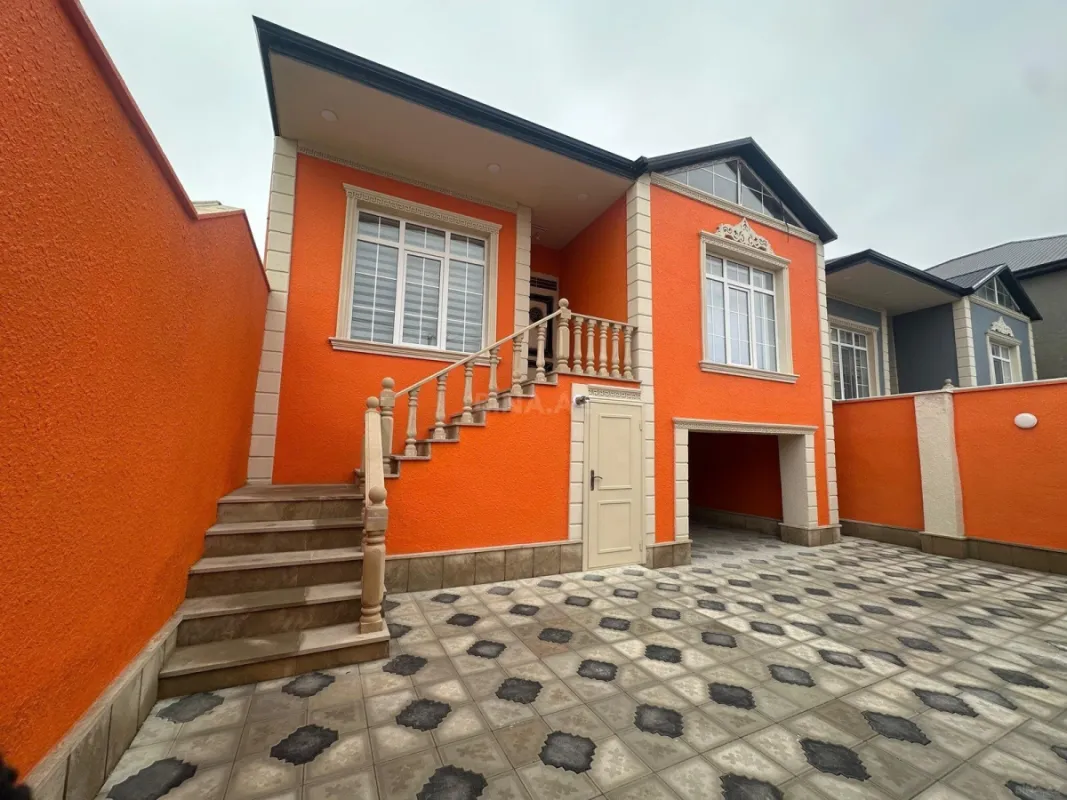 Satılır 4 otaqlı həyət evi 200 m²