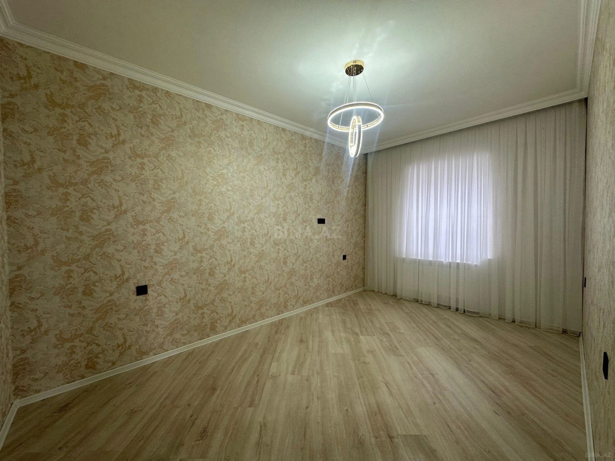 Satılır 4 otaqlı həyət evi 200 m²