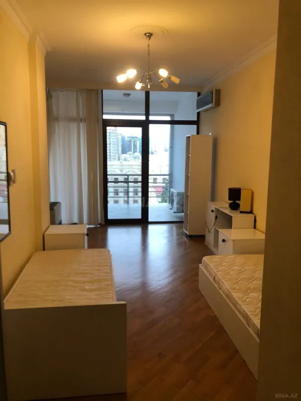 Kirayə verilir 4 otaqlı mənzil 220 m²