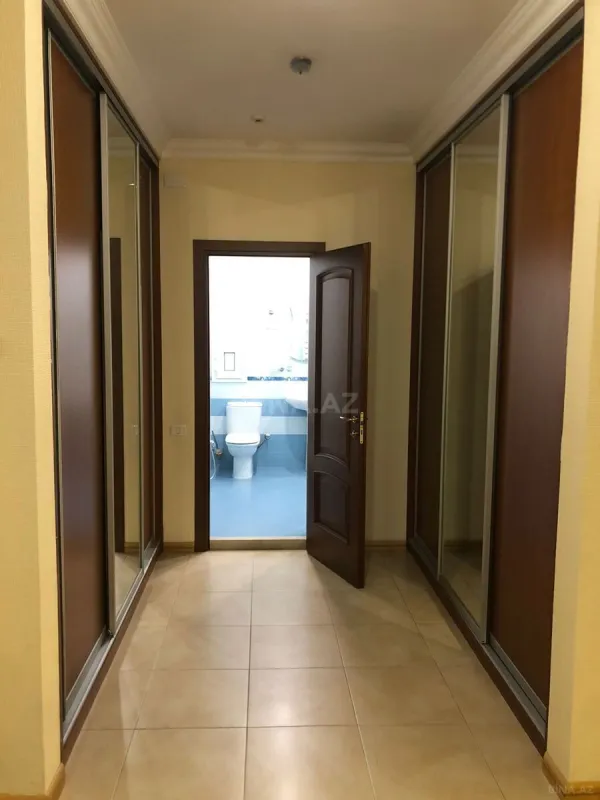 Kirayə verilir 4 otaqlı mənzil 220 m²