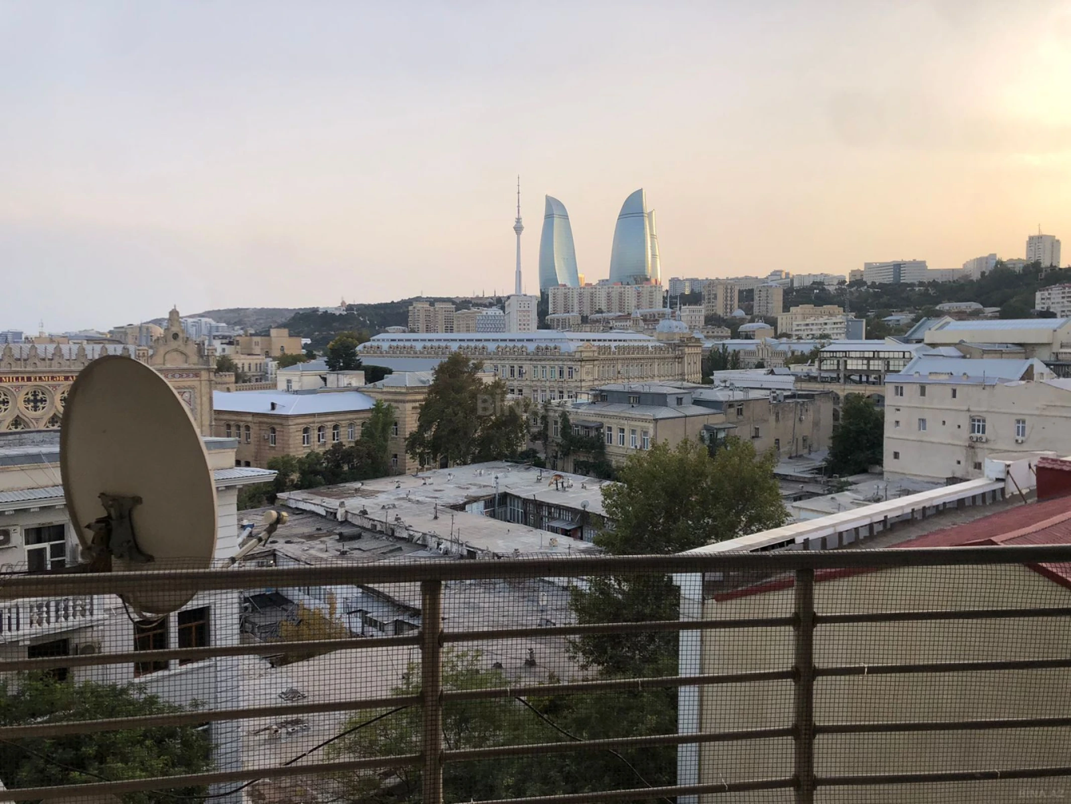 Kirayə verilir 4 otaqlı mənzil 220 m²