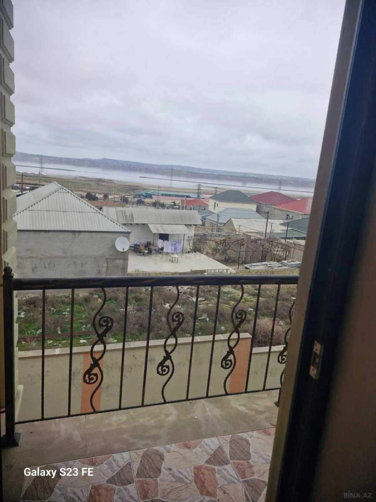 Satılır 5 otaqlı həyət evi 140 m²