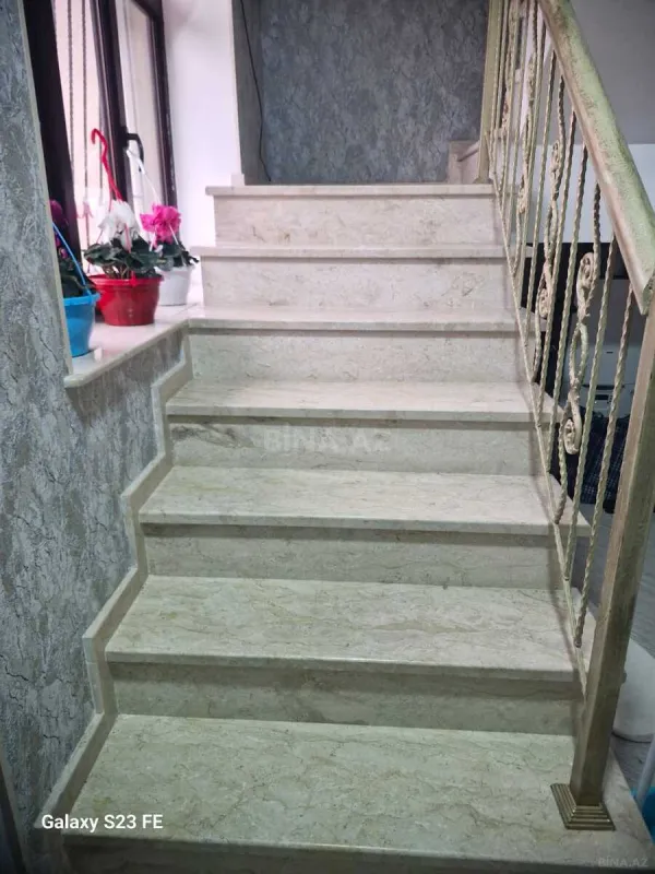 Satılır 5 otaqlı həyət evi 140 m²