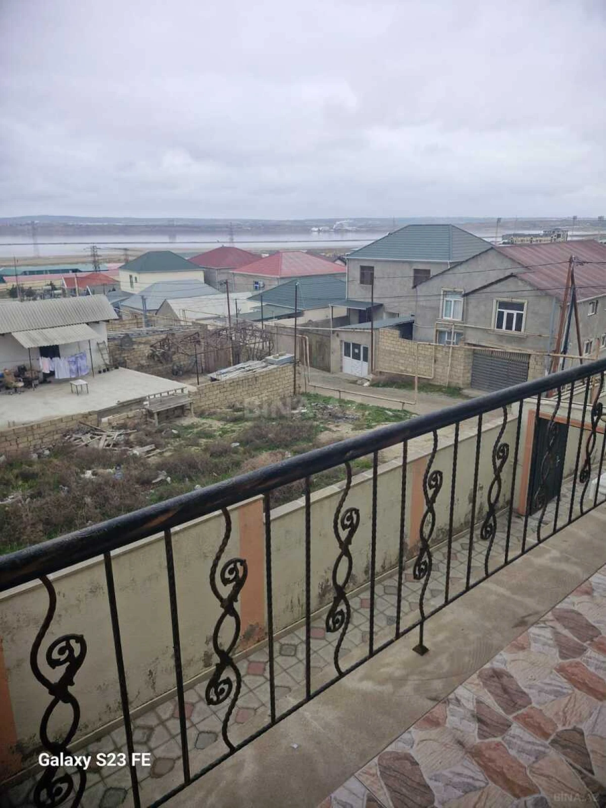 Satılır 5 otaqlı həyət evi 140 m²