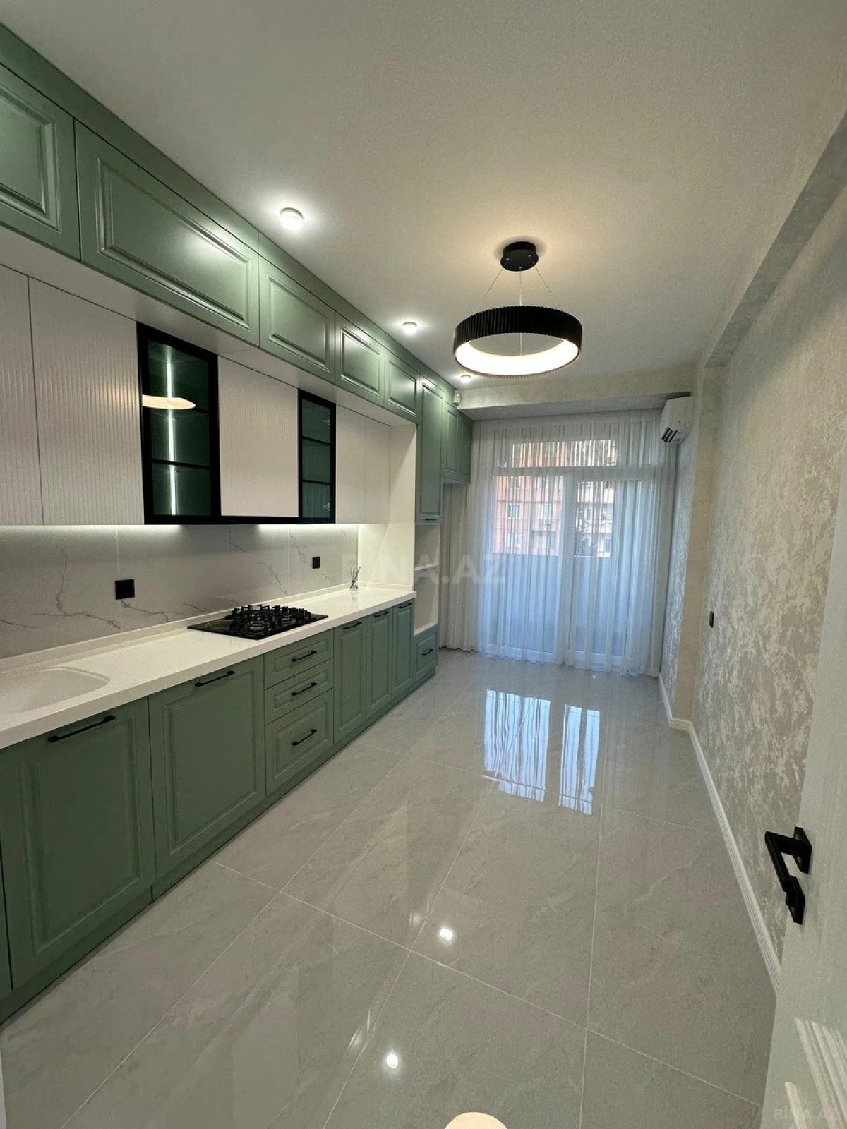 Satılır 3 otaqlı mənzil 105 m²