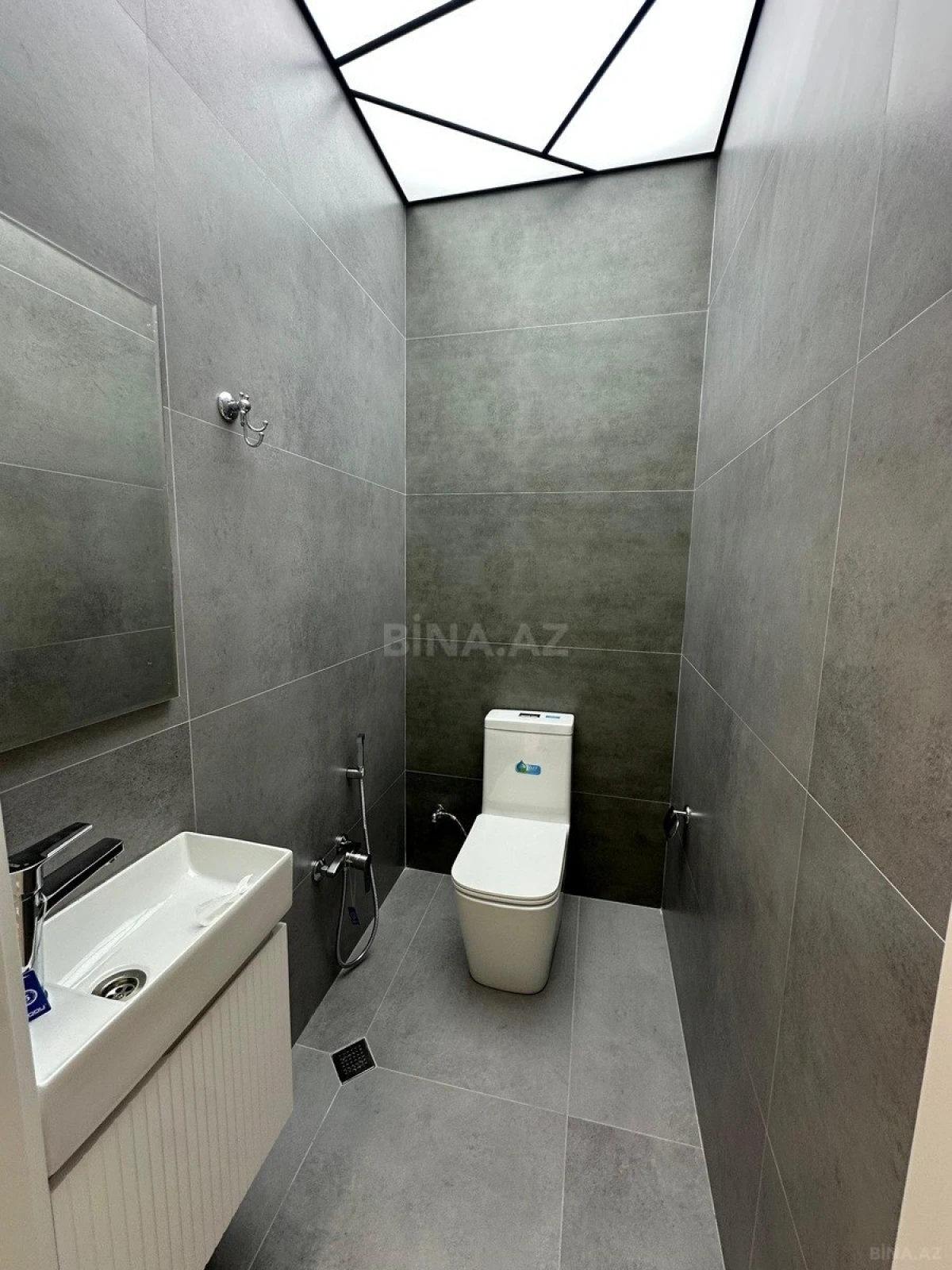 Satılır 3 otaqlı mənzil 105 m²