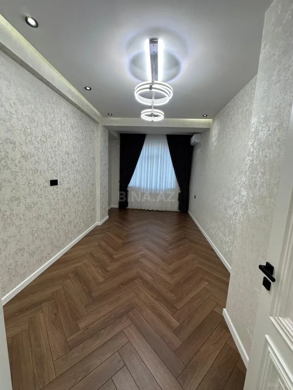 Satılır 3 otaqlı mənzil 105 m²