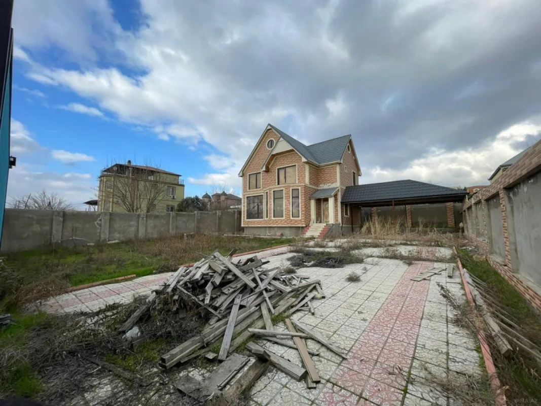 Satılır 6 otaqlı həyət evi 162 m²