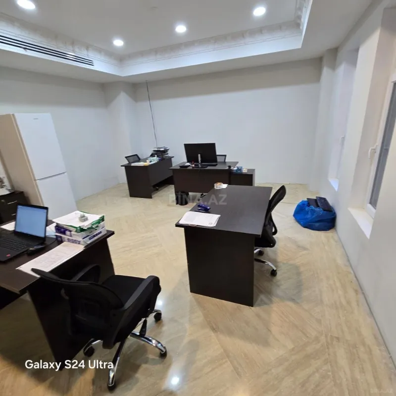 Kirayə verilir 3 otaqlı ofis 110 m²
