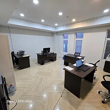 Kirayə verilir 3 otaqlı ofis 110 m²