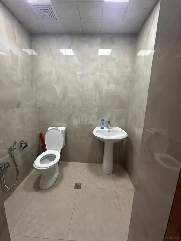 Kirayə verilir 2 otaqlı mənzil 82 m²