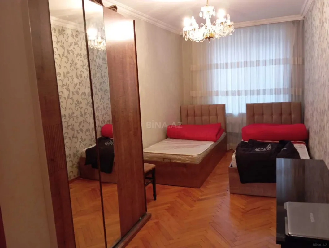 Kirayə verilir 3 otaqlı mənzil 180 m²