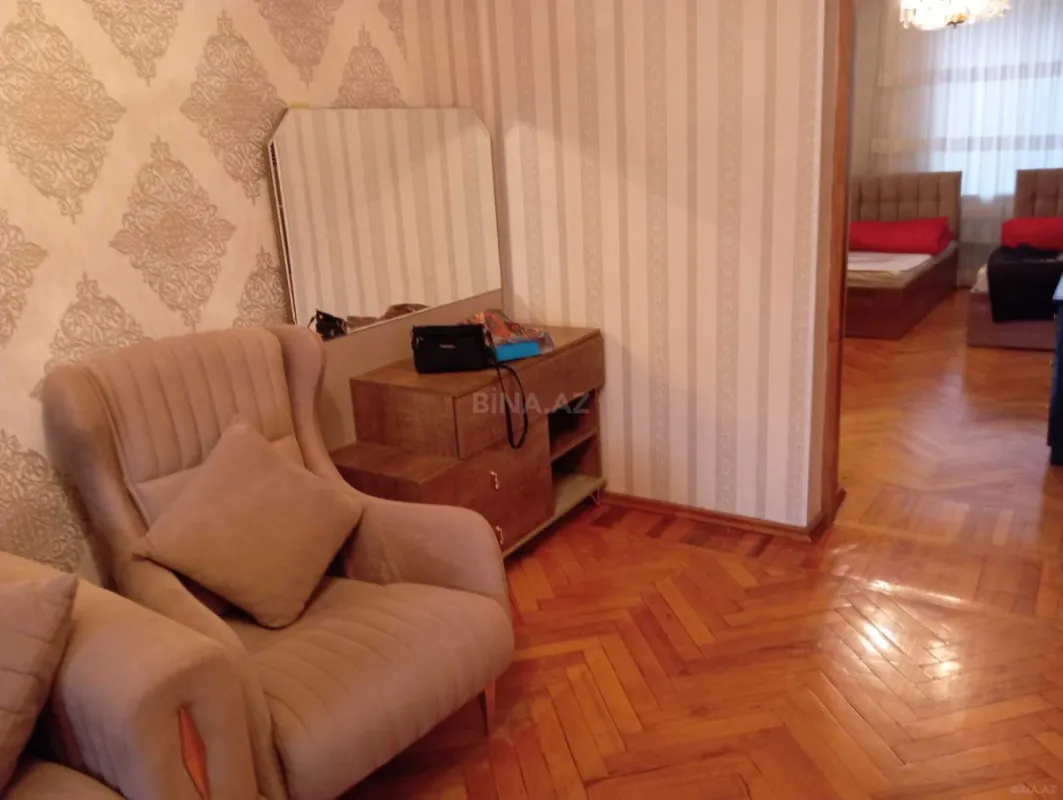 Kirayə verilir 3 otaqlı mənzil 180 m²