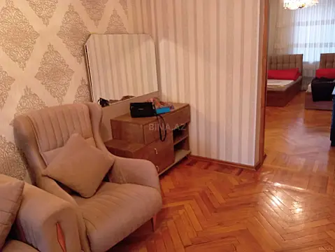 Kirayə verilir 3 otaqlı mənzil 180 m²