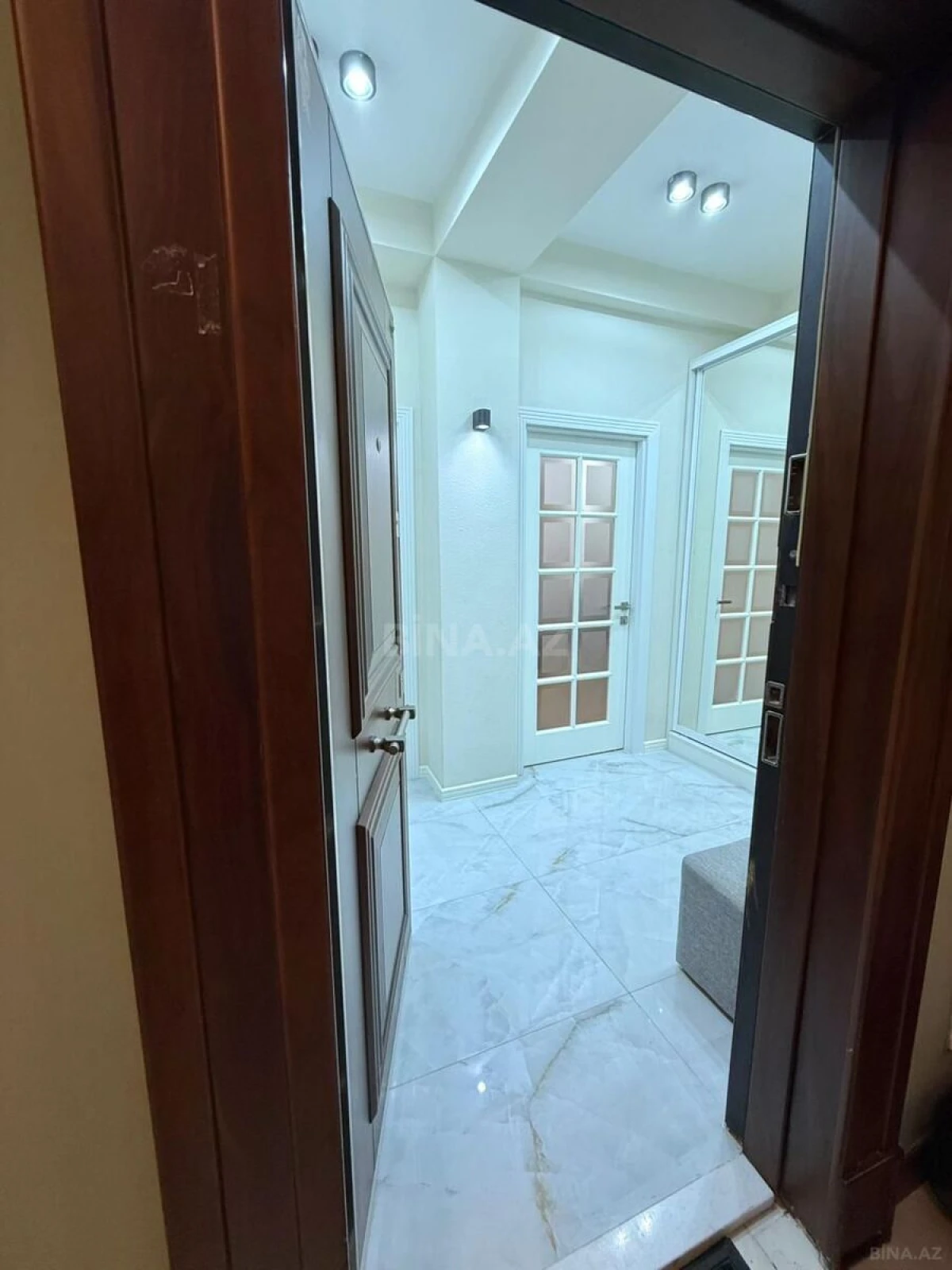 Kirayə verilir 2 otaqlı mənzil 78 m²