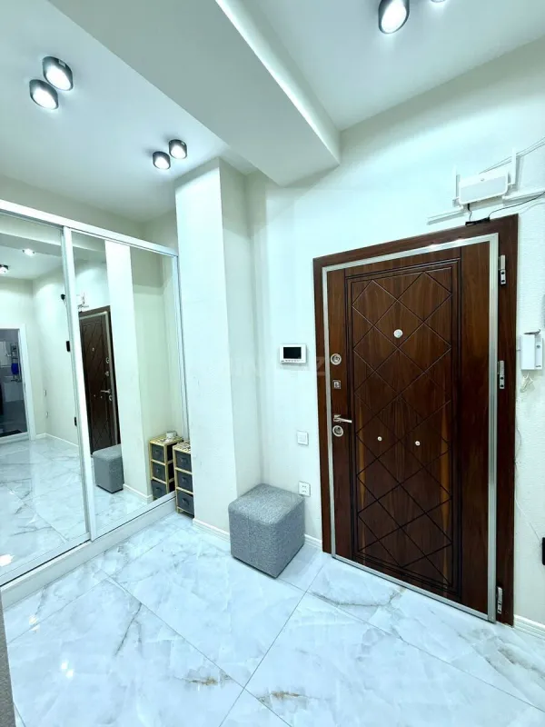 Kirayə verilir 2 otaqlı mənzil 78 m²