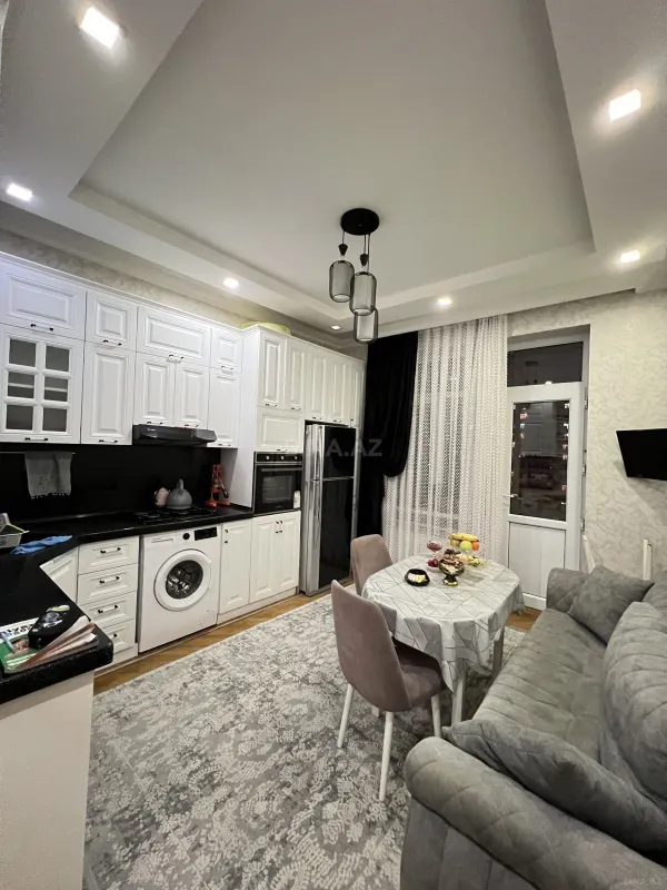 Satılır 3 otaqlı mənzil 140 m²